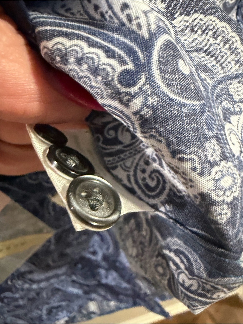 NWT Joseph Abboud Navy and White Paisley Button-Up Shirt. Modern Fit. Medium - Picture 5 of 6